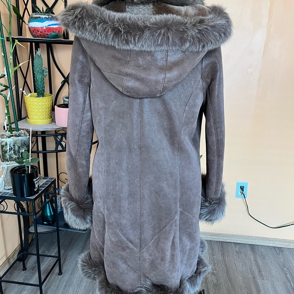 Very cozy and warm suede sheep coat. New.Size XL - Picture 3 of 5